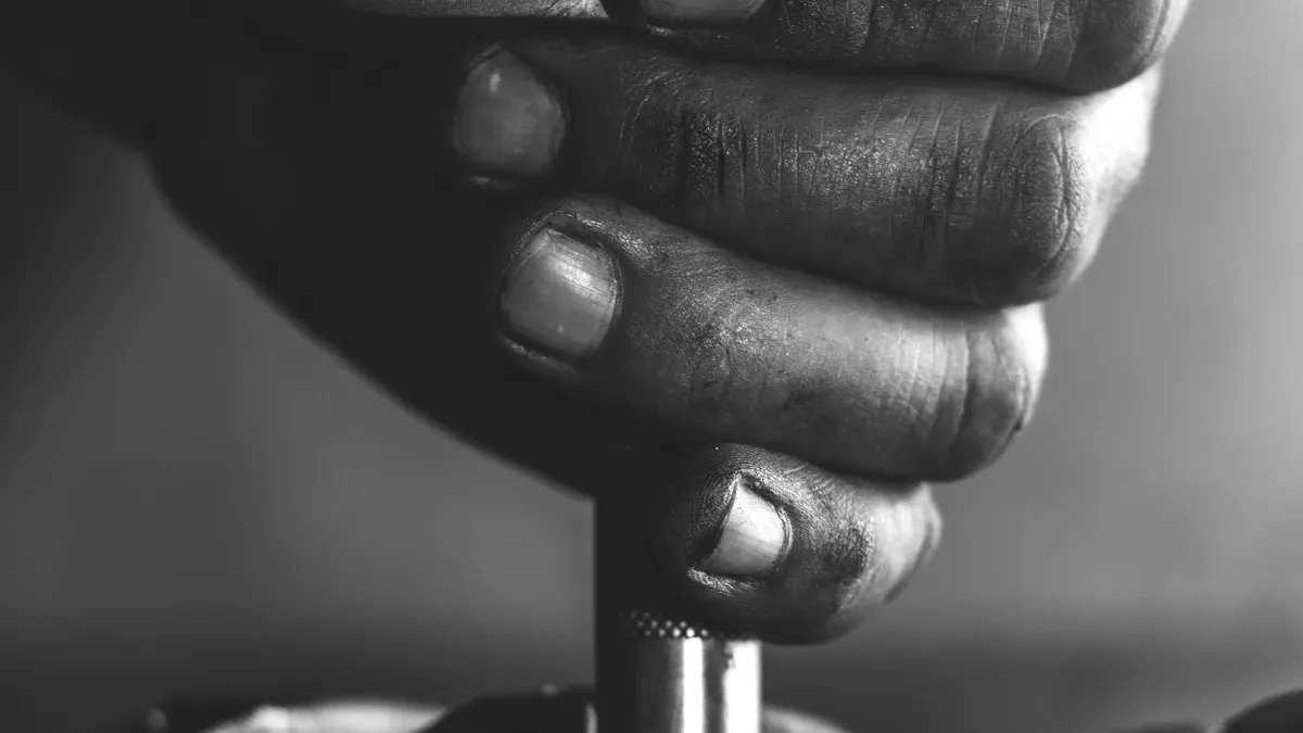 How to Lubricate the Steering System